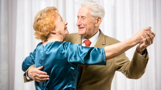 dansuri seniori cazaturi